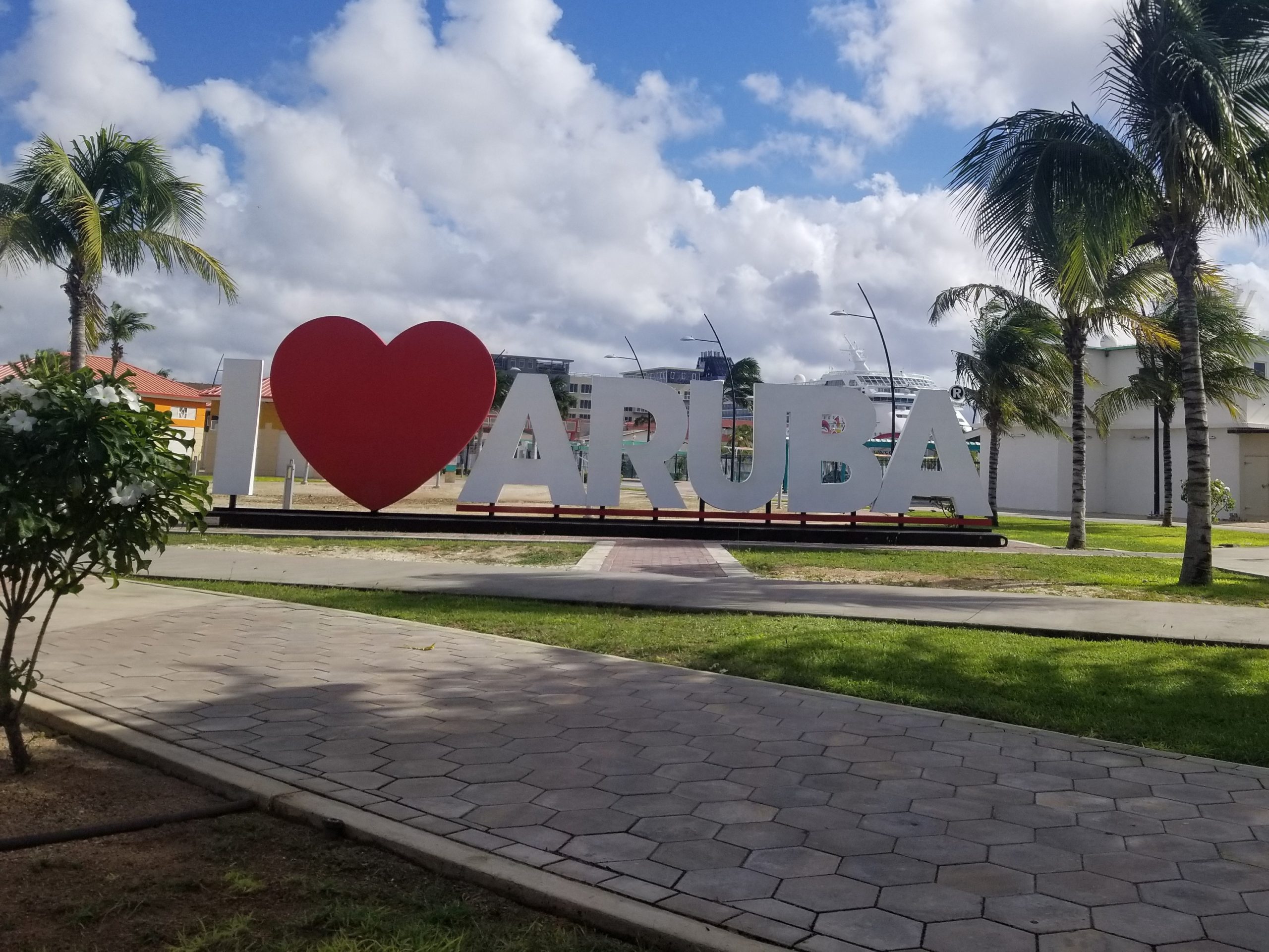 I Love Aruba Sculpure